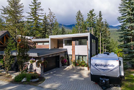 1551 SPRING CREEK DRIVE Whistler BC Canada