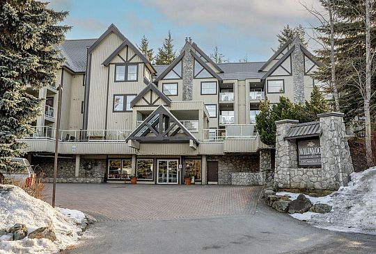 302 4749 SPEARHEAD DRIVE Whistler BC Canada