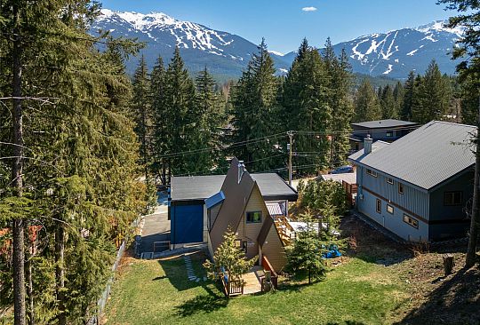 8409 MATTERHORN DRIVE Whistler BC Canada