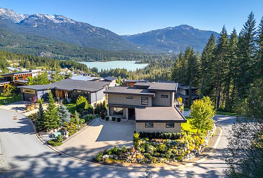 8604 JON MONTGOMERY STROLL WAY Whistler BC Canada